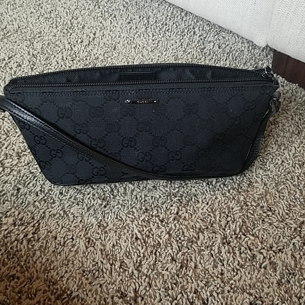 Black gucco logo purse